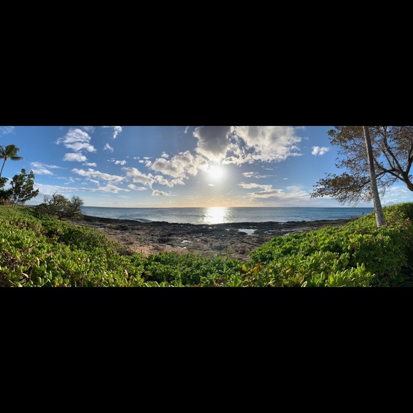 Hawaii with Aaron & Charlotte! - Picture 2 of 8